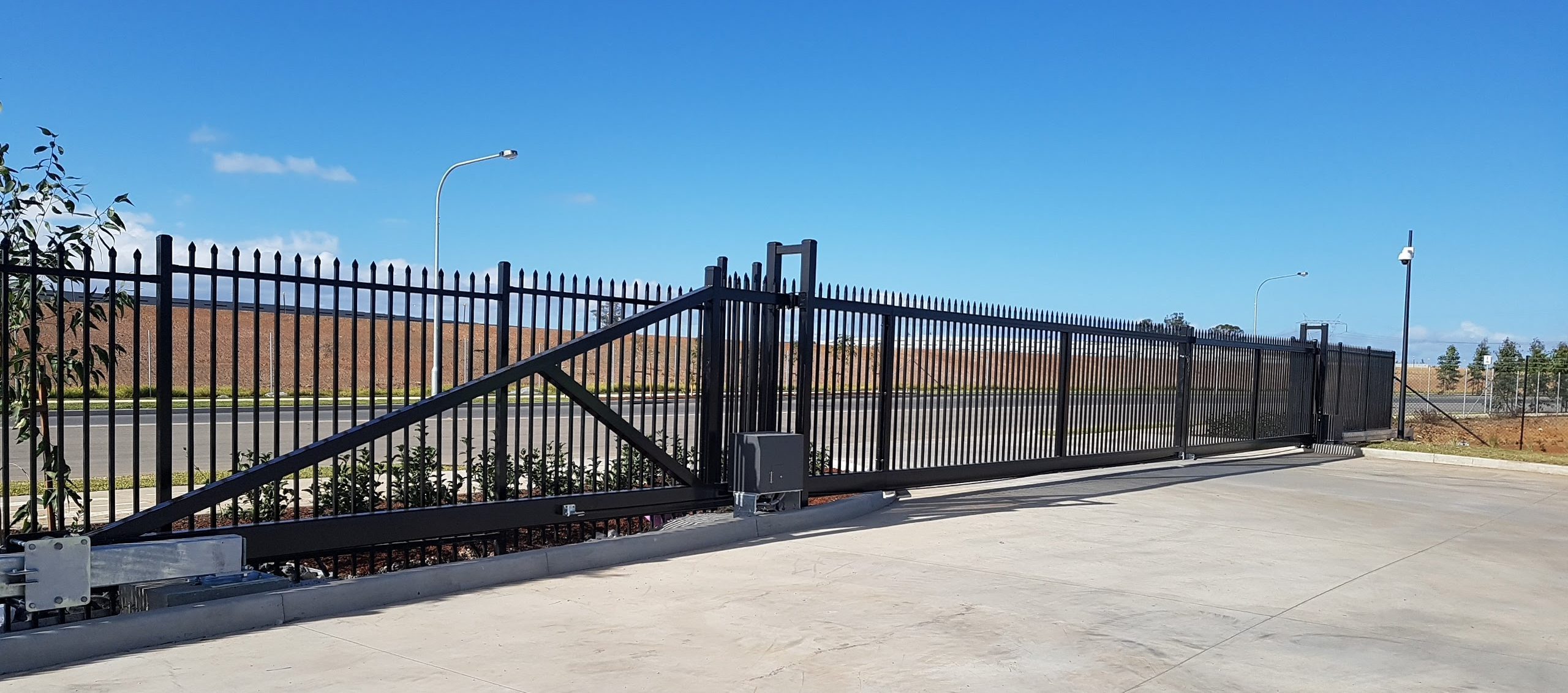 Cantilever gates